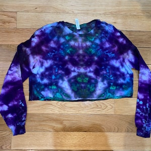 S // Psychedelic Cropped Tie Dye Long Sleeve Shirt