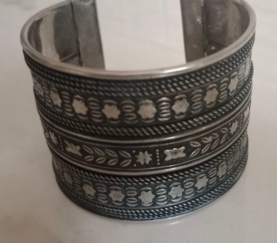 Patterned Cuff Bracelet With Embossed Scroll Desi… - image 9