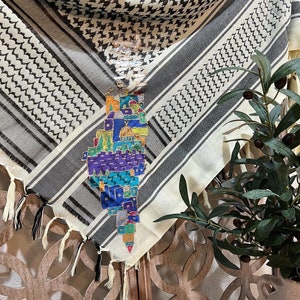 Palestine map hand  painted Kuffiya | Gold Finishing | Palestinian Home Decoration | Palestinian Art | Palestinian Decor| Palestine cloth