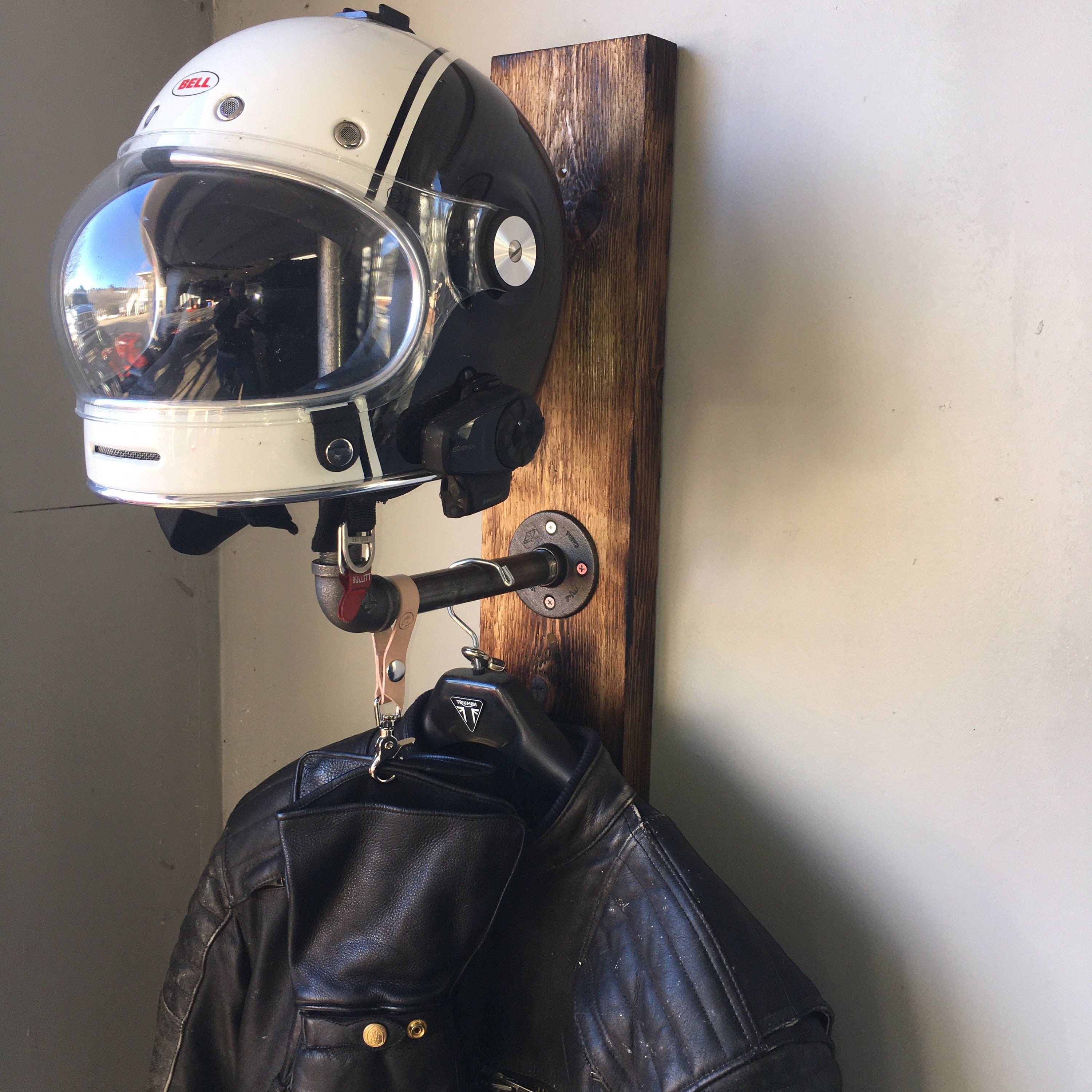 Motorcycle helmet online shelf
