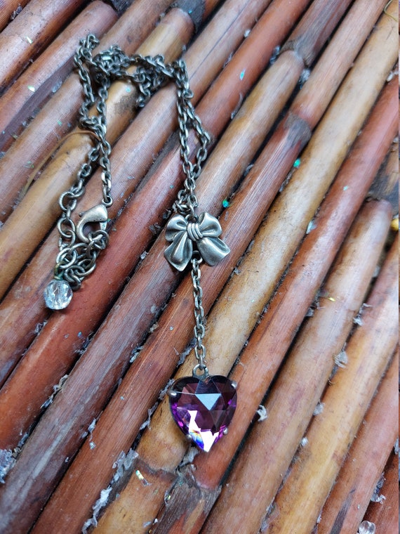 Silver Bow Necklace with Purple Heart Jewel , Vict