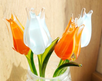 Glas Tulpenblume, handgefertigte Glastulpe, mundgeblasene Frühlingsblume, Glasfigur