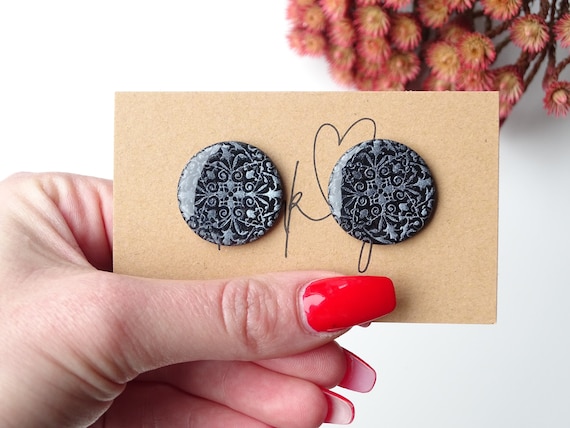 large black stud earrings, shiny stud earrings with pattern, mandala earrings, black clips, clip-on earrings black, Fimo jewelry