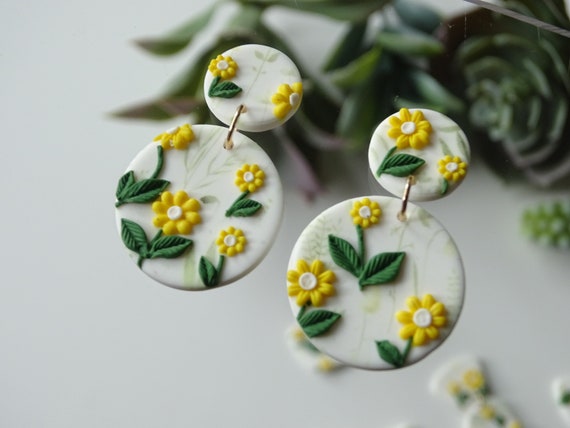 Hanging earrings with flowers, spring earrings, summer earrings, leaf earrings, yellow flowers, gift for friend, gift for girlfriend, Mother's Day