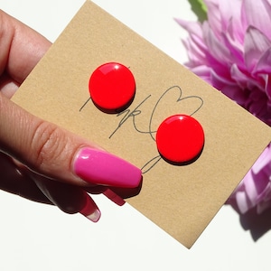 big red earrings, red stud earrings, red fimo earrings, fimo stud earrings, round stud earrings, stud earring red, shiny red earrings, red