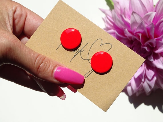 big red earrings, red stud earrings, red fimo earrings, fimo stud earrings, round stud earrings, stud earring red, shiny red earrings, red