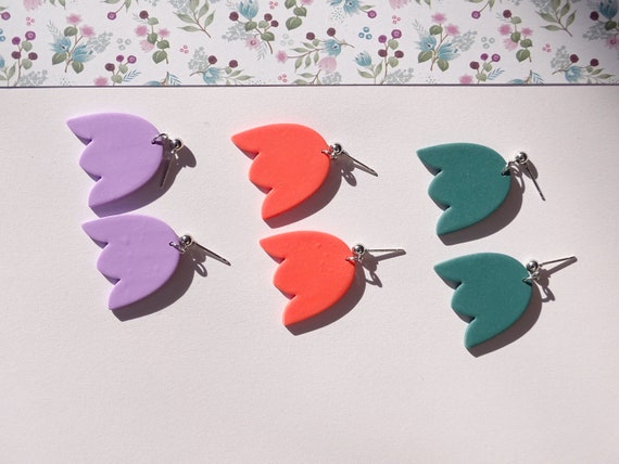 Tulips, flower earrings, nature, pastel, wanderlust, spring, flower earrings, hanging tulips, flower earrings, floral earrings, nickel-free