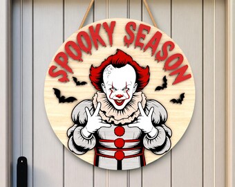Letrero cortado con láser de temporada espeluznante SVG, colgador de puerta de terror de Halloween, archivo de decoración de madera espeluznante, descarga digital DXF PDF