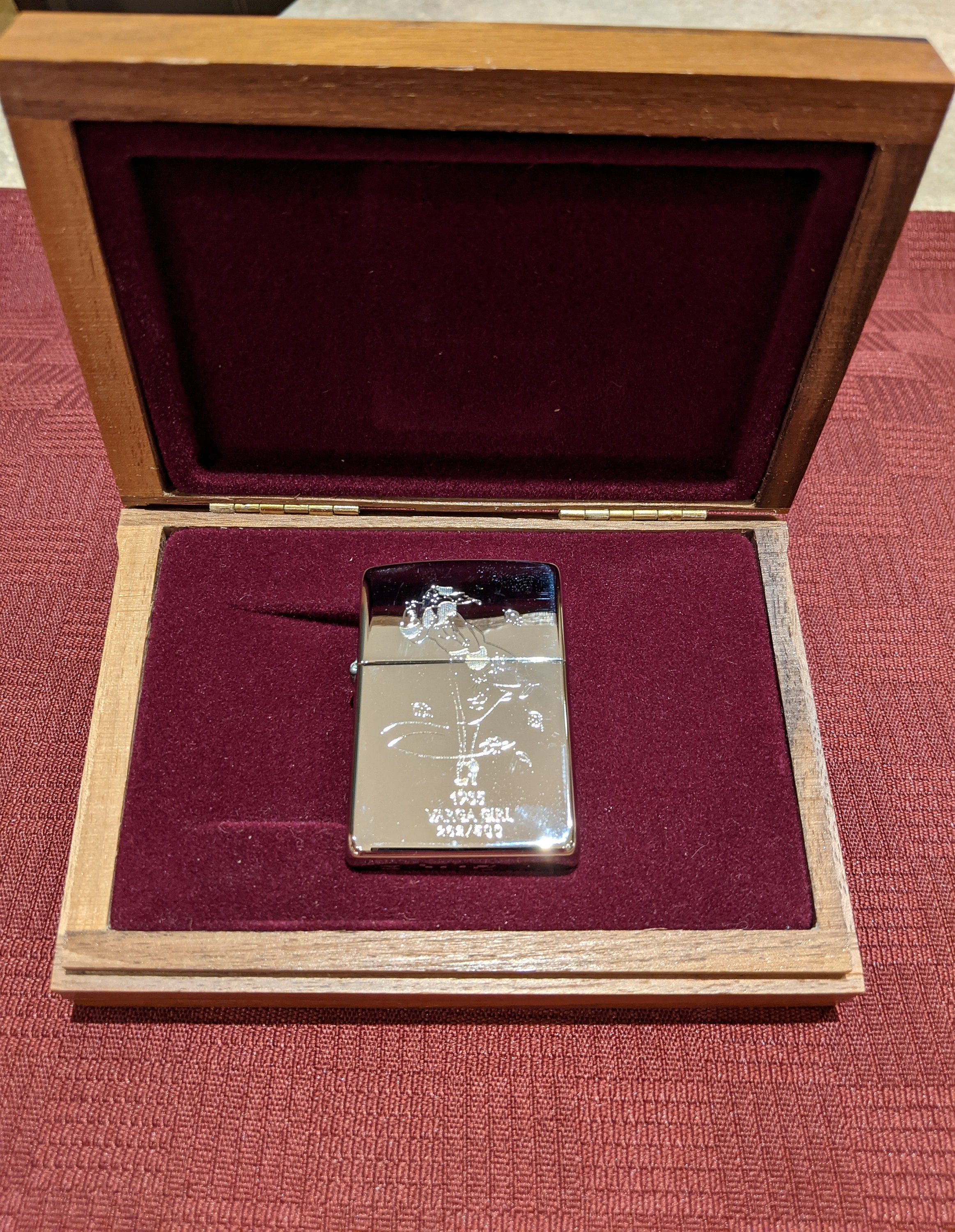Zippo 1935 Varga Girl Limited Edition Silverplated Lighter
