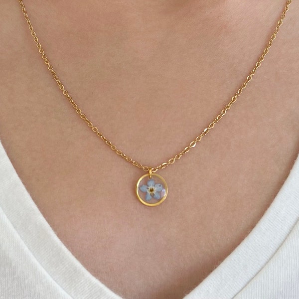 Dainty Forget Me Not Necklace, Real Pressed Flower, Minimalist Resin Jewelry, 10mm Round Pendant, 18 Inch Gold/Silver Stainless Steel Chain