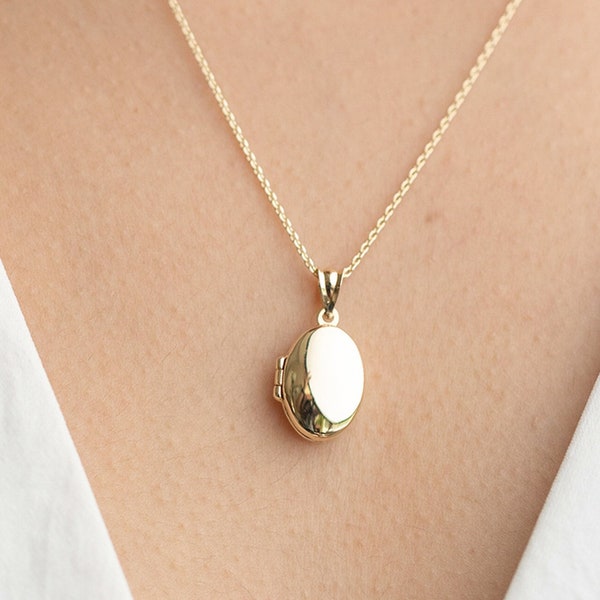 14k Yellow Gold Oval Mini Locket, 14K Solid Gold Oval Locket Pendant, Minimalist Personalized Gifts, Custom Engraving Necklace