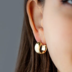 14k Echtgold Chunky Creolen | Dicke Gold Creolen für Frauen | breite runde Ohrringe | Aufgesetzte Creolen | Statement Ohrringe