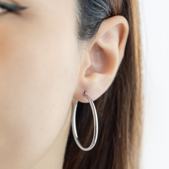 Non-pierced Hoop Earrings with Gunmetal Finish 17mm Round Non-pierced Hoop Earrings with Gunmetal Finish 17mm Round