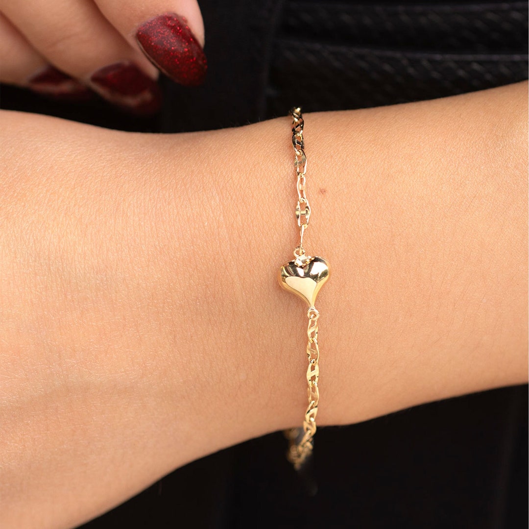 Heart & Charm Bracelet – Gold main image 1