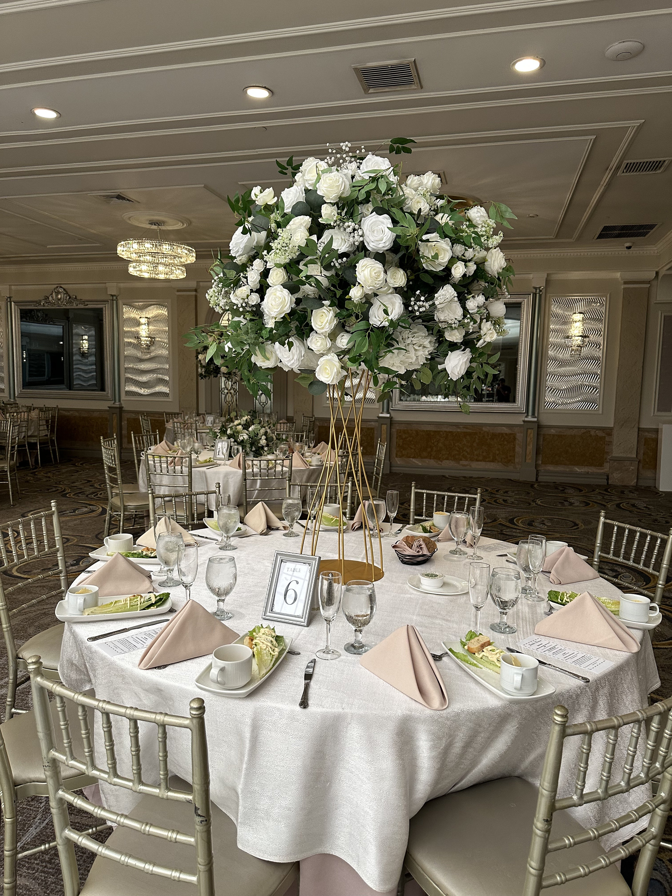 The Harlow Stand: Elevating Wedding Table Decor