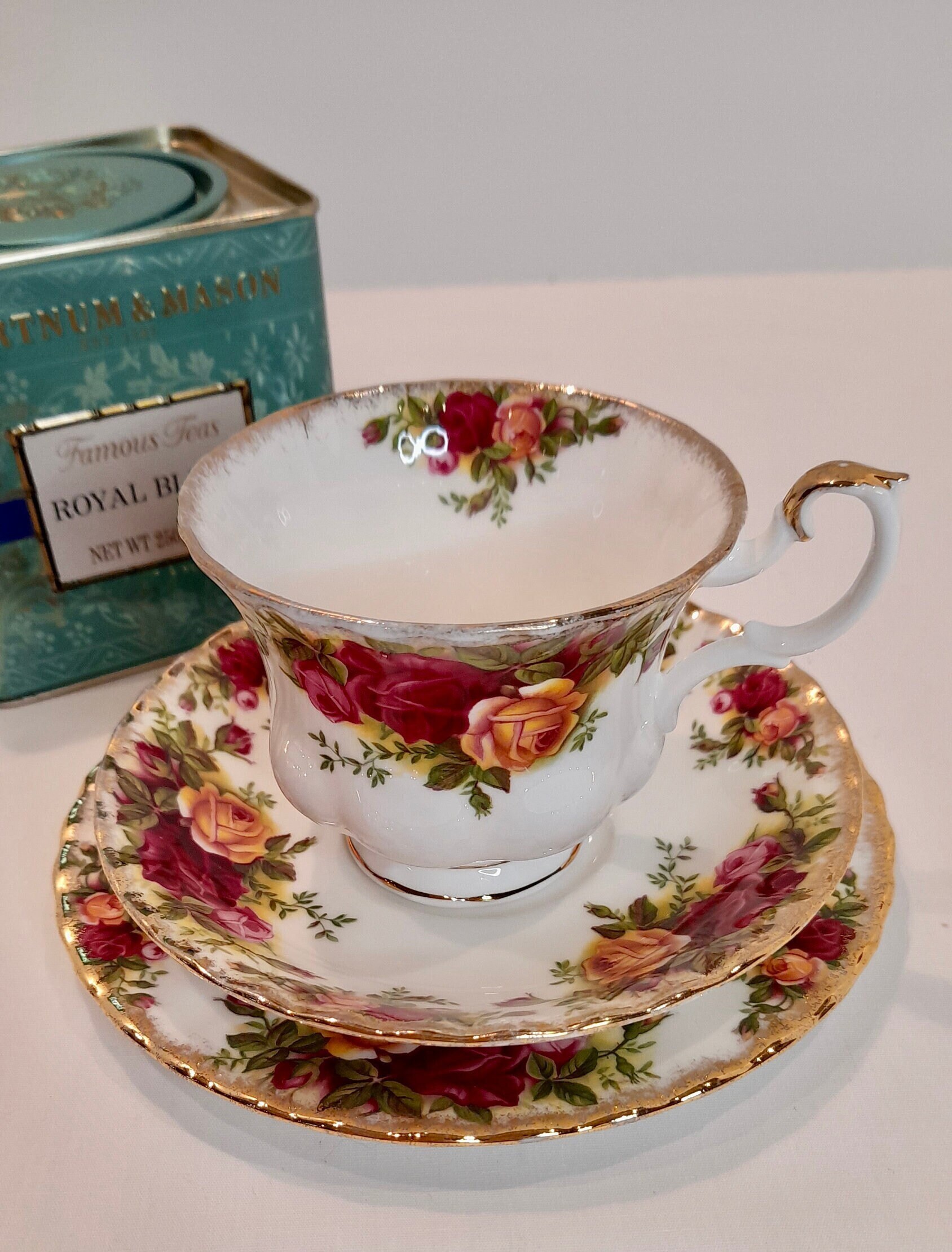 Royal Albert Bone China / Old Country Roses Trio / Roses Cups and  