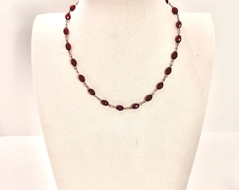 1950s red bead necklace / Bead necklaces / Red necklaces / Christmas jewellery / 1950s fashion / Beaded necklaces / Red necklaces