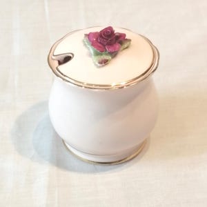 Conserve / Conserve vintage / Conserve / Kitchenalia / Idee per la tavola della colazione / Idee per il tè pomeridiano / Tè pomeridiano / Cucina di campagna