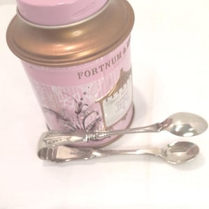 Silver plate sugar tongs / Sugar tongs / Edwardian sugar tongs / Fine dining / Afternoon tea / Antique sugar tongs / Downton Abbey style
