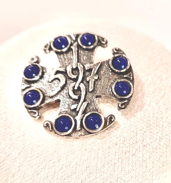 Celtic brooches / Scottish brooches / Brooches / Celtic brooch / Celtic jewellery / Scottish jewellery / Vintage brooches