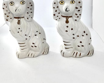 Staffordshire spaniels / Staffordshire pottery / Staffordshire / Victorian Staffordshire / Staffordshire Spaniel dogs / Victorian home