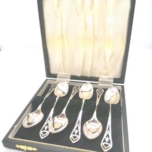 Coffee spoons / Silver plate coffee spoons / Silver plate flatware / Vintage coffee spoons / Wedding gift ideas / Christmas gift ideas