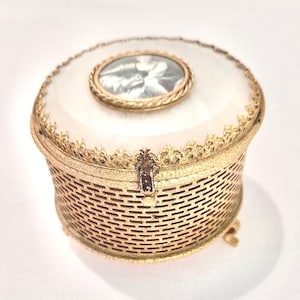 Trinket box / Lucite trinket box / Vintage trinket box / Gifts for her / Christmas gift ideas / Trinket box with mirror / Lucite box
