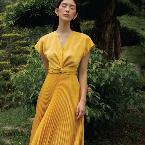 mid calf pleated dresses