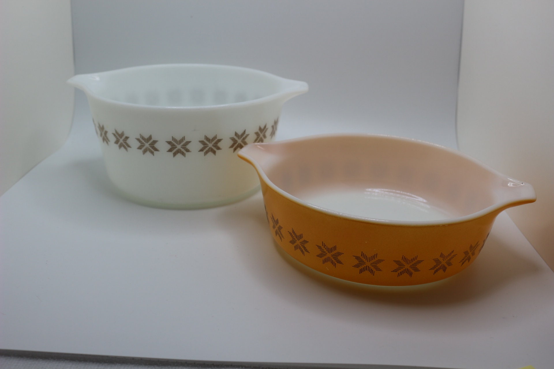 Vintage Pyrex Town and Country Cinderella Casserole Dishes (#471 and ...