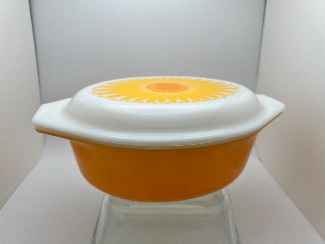 Vintage Pyrex Oval Daisy 1.5 Quart Orange Casserole 043, Opal W/daisy ...