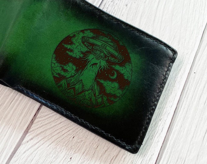 Handmade Alien UFO Leather Wallet: Engraved Cowhide Wallet