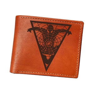 Cartera de cuero con el símbolo de Spiderman, cartera grabada para hombre, cartera plegable para identificación, idea de regalo de superhéroes vengadores para hermano, regalo de cuero para hombre