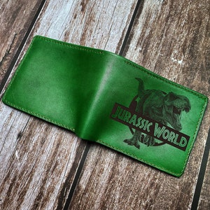 Cartera de cuero con diseño de dinosaurio, ideas de regalos jurásicos personalizados, regalo de T-Rex jurásico, regalo de aniversario de cumpleaños para novio, esposo