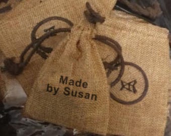 50 bolsas de arpillera personalizadas, bolsas de arpillera para regalos de boda, bolsas de yute con cordón, personalizables con nombre o logotipo.