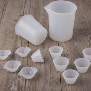 Silikon-Messbecherset 12-teilig - Zwei 100-ml-Messbecher - 5 kleine Ausgussbecher - 5 Mini-Größenbecher - Flexibel, klar, ungiftig