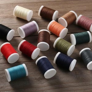 Hilo de poliéster encerado redondo para manualidades de cuero, costura a mano, carrete esencial para abalorios finos, para pulseras, collares, joyas, accesorios artesanales.