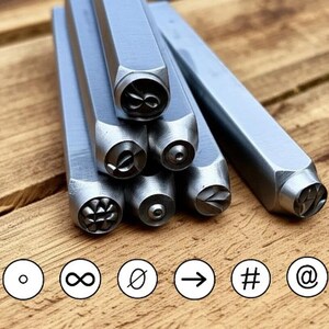 Carimbo de metal, símbolo de seta, design de carimbo de hashtag de grau infinito, metalurgia, ferramentas de perfuração para carimbo de metal, fabricação de joias