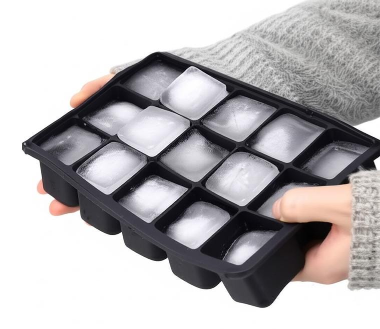 Gucass 2 Pezzi Ghiaccio Stampo 6 Scomparti 5CM, Cubetti Ghiaccio Silicone Grande Con Coperchio, Quadrato Stampi Per Ghiaccio, Senza BPA, Per Whisky