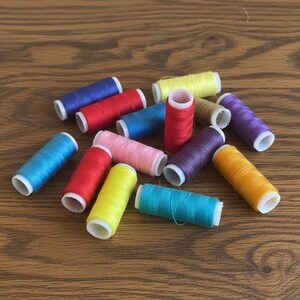 Sewing Machine Thread Set - 39 Pieces Thread Assortment - Fils Machine à Coudre - Nähgarn Sortiment - Embroidery Thread Kit - Multi Colors image 9