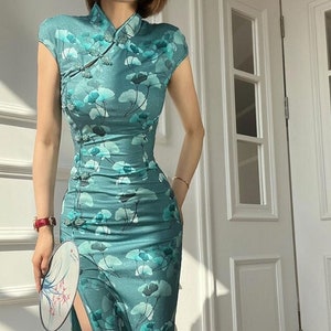 Traditional Chinese dress. Modern sleeveless cheongsam dress. Blue Qipao. Dress for party. Tea ceremony. Mandarin collar. Wedding cheongsam