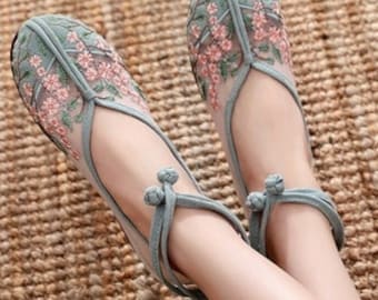 Chinese traditional embroidery sandals. Transparent sandals. Comfortable breathable shoes. Green. Vintage dress matching. Gifts for women