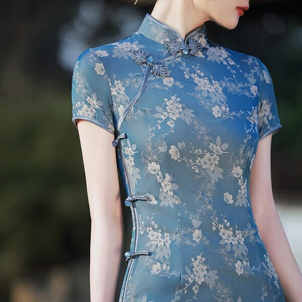 Traditional Chinese dress. Modern cheongsam. Short sleeved Qipao dress. Vintage dress for party. Blue. Tea ceremony. Mandarin collar