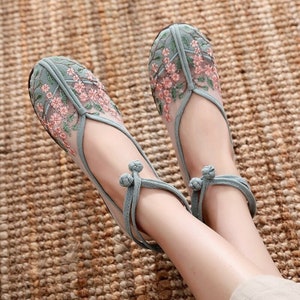 Chinese traditional embroidery sandals. Transparent sandals. Comfortable breathable shoes. Green. Vintage dress matching. Gifts for women