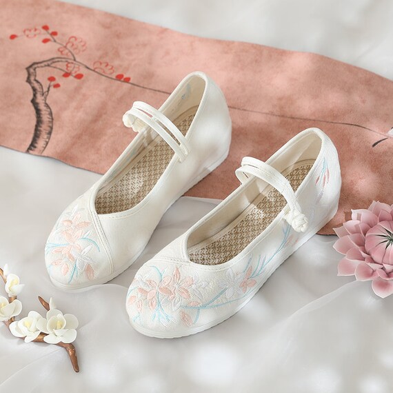 Chinese white best sale shoes
