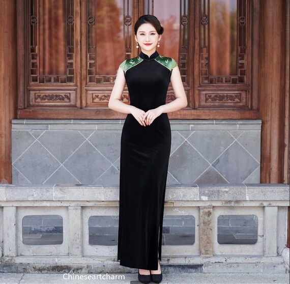 Modern style, sleeveless wedding midi Qipao