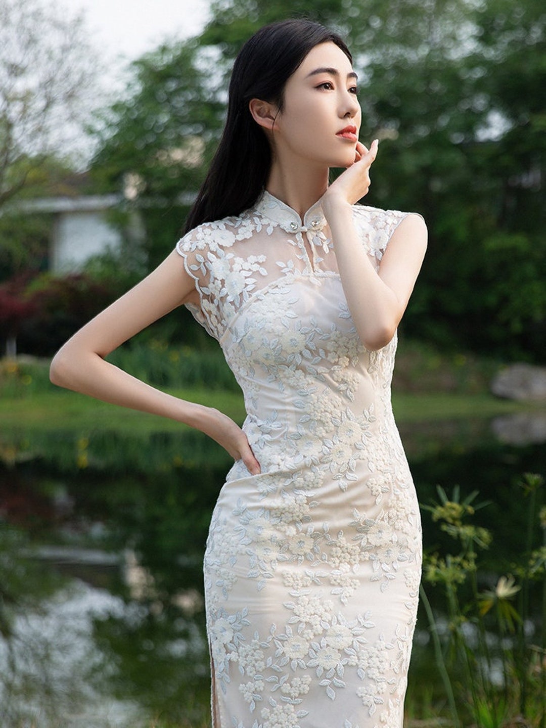 Tradition Chinese Wedding Cheongsam. Modern White Qipao Dress. Sleeveless  Dress. Sexy Backless Dress. Tea Ceremony. Mandarin Collar. Gift 
