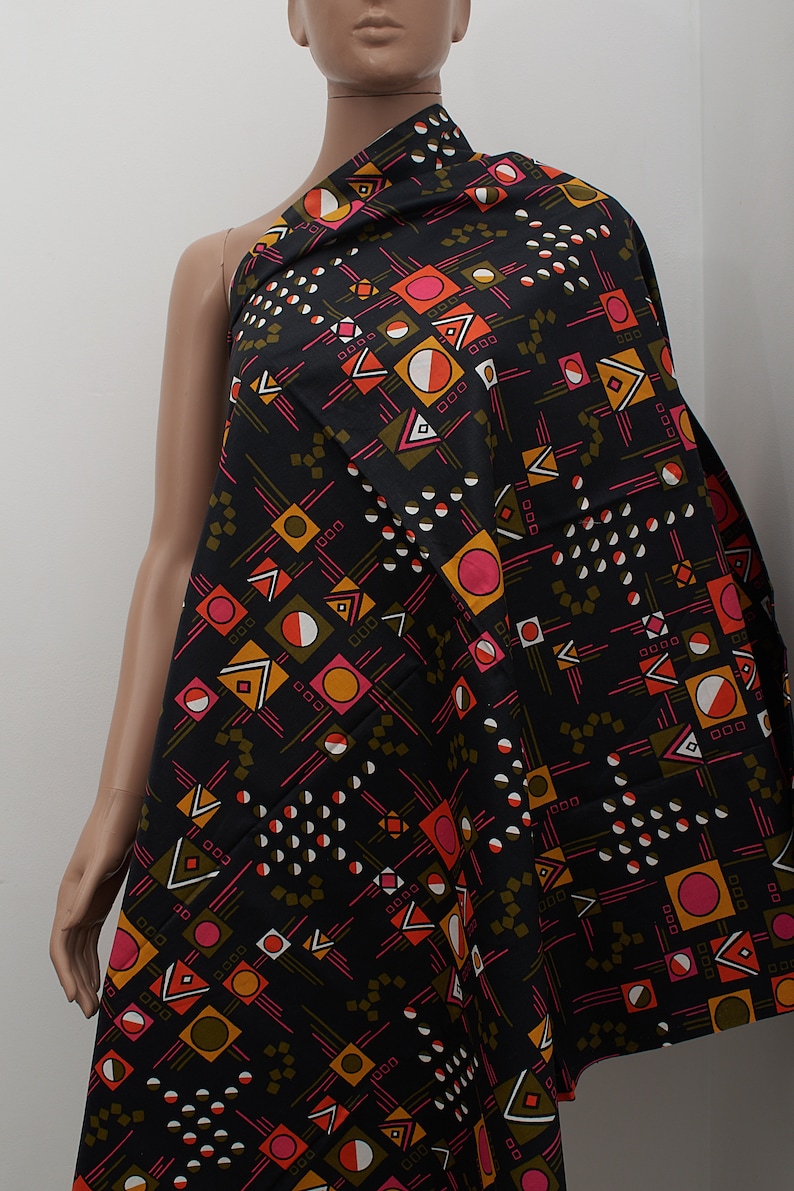 Fabric for patchwork quilting Quilting Sewing Retro 1990 Vintage Cotton Fabric Geometric pattern on black background