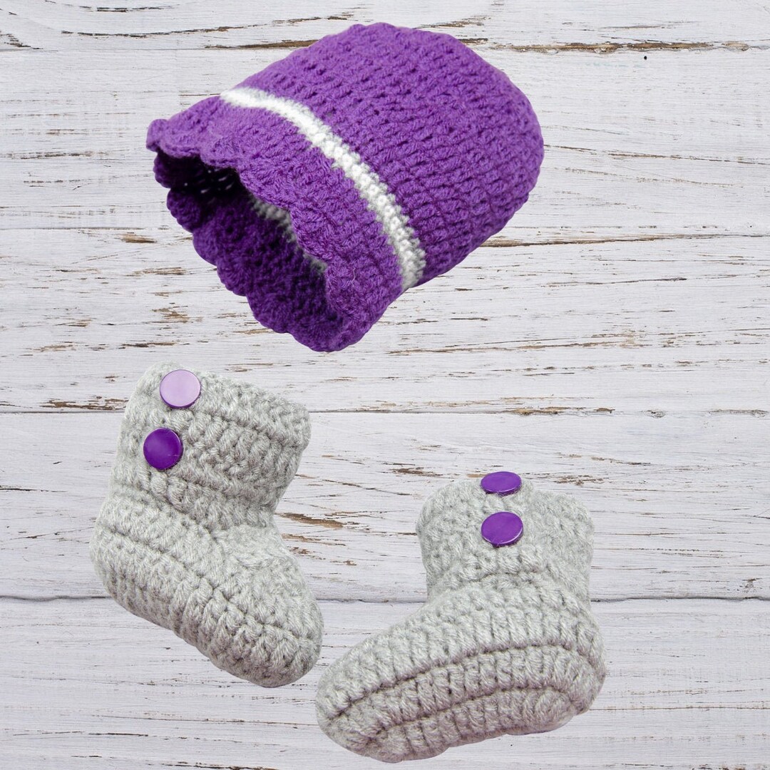 Newborn 2 Piece Baby Hat Beanie Set Purple Grey Bootie Set 06 Months