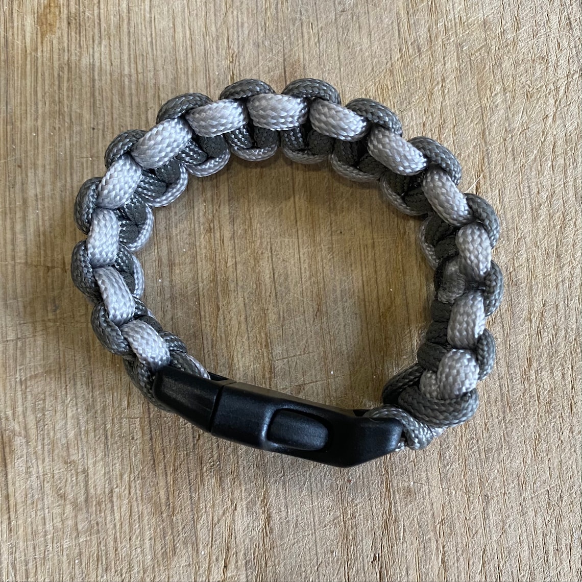 Black buckle clasp paracord bracelet Etsy