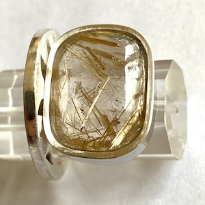 Very beautiful ring in 925/000Ag with rutilated quartz.